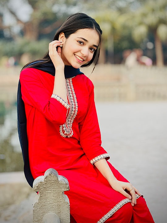 Red Khaddar 2 PC